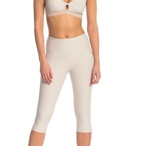 LIKE NEW/SOLD OUT Outdoor Voices Kneecap Leggings